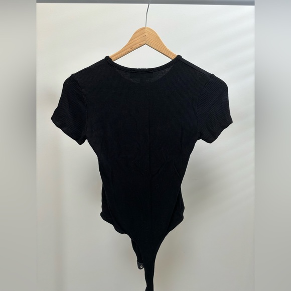 Lulus Short Sleeve Ribbed Bodysuit - Picture 2 of 4